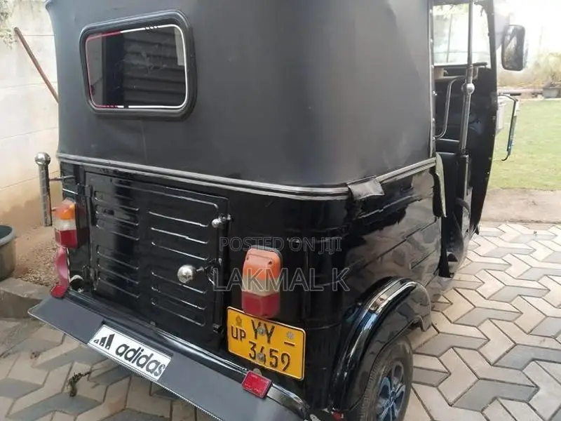 Bajaj RE 2012