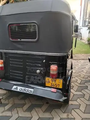Bajaj RE 2012