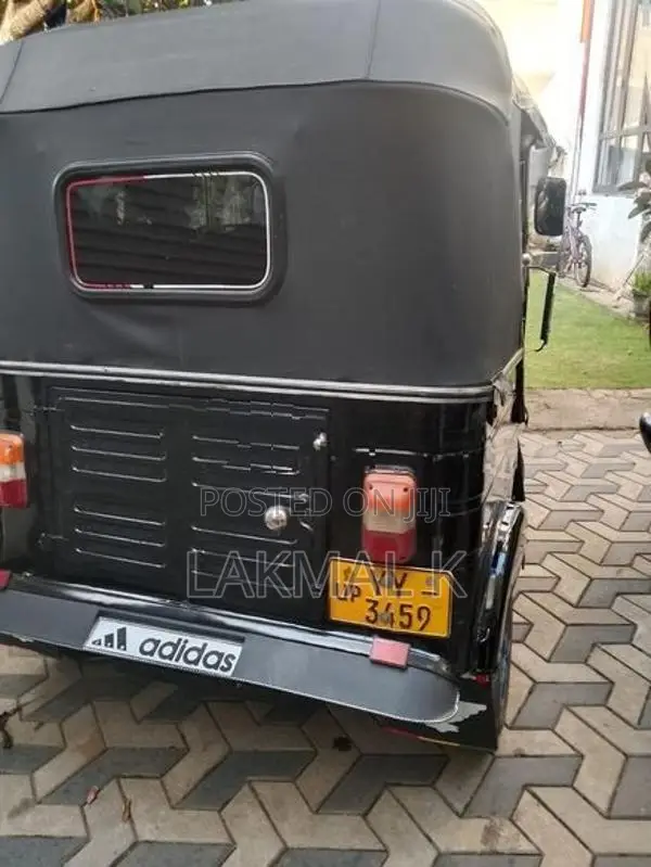 Bajaj RE 2012