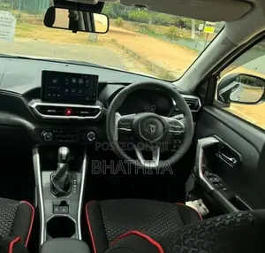 Toyota Raize Hybrid Appleplay cam 2025