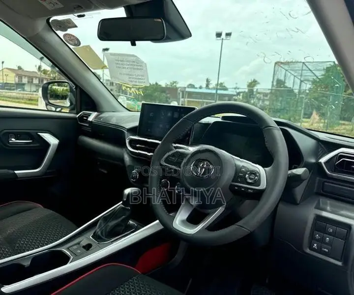 Toyota Raize Hybrid Appleplay cam 2025
