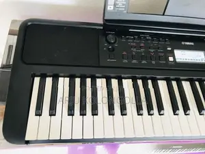 Yamaha PSR E383 Keyboard