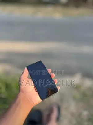 Apple iPhone XS (Used)