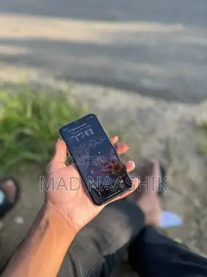 Apple iPhone XS (Used)