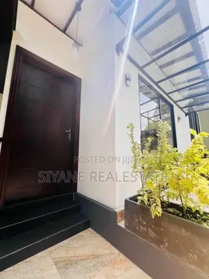 Brand New House For Sale In Piliyandala -Jabureliya Main Bus Road