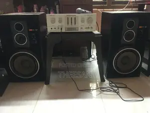 Stereo Amplifire with Speakers