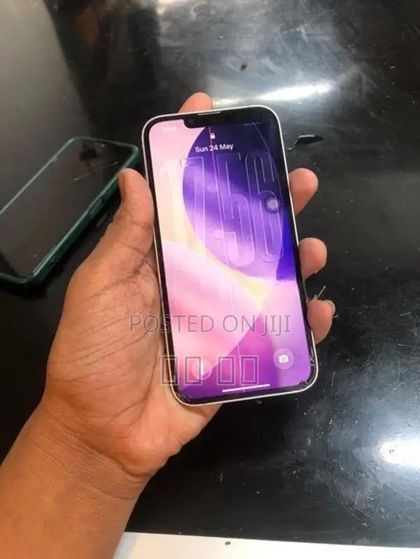 Apple iPhone 13 (Used)