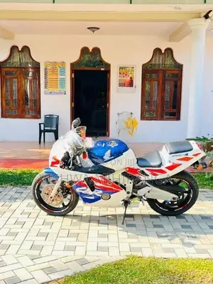 Honda CBR 250RR 2005