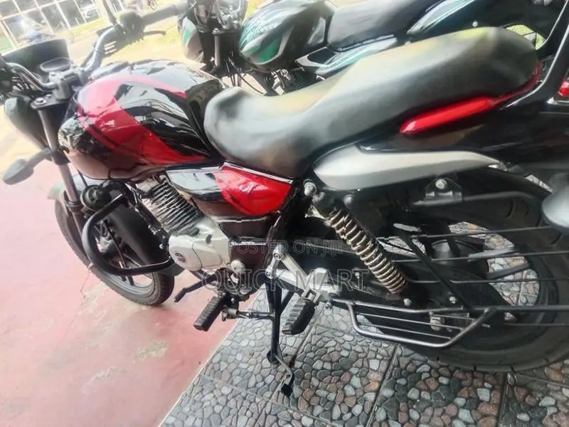 Bajaj V15 2018