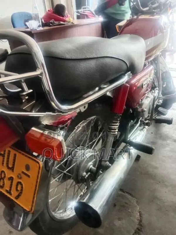 Hero CD 100 2004