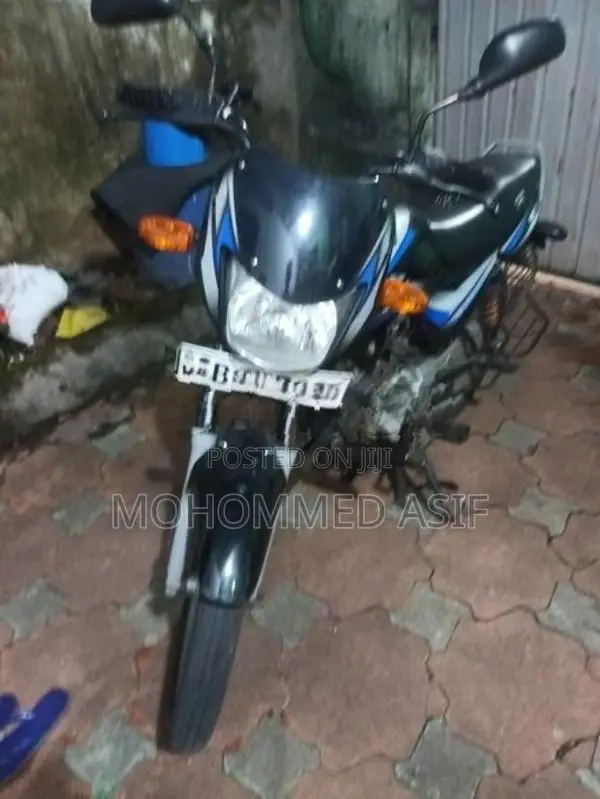 Bajaj CT100 2022