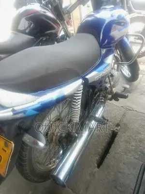 Bajaj CT100 2005