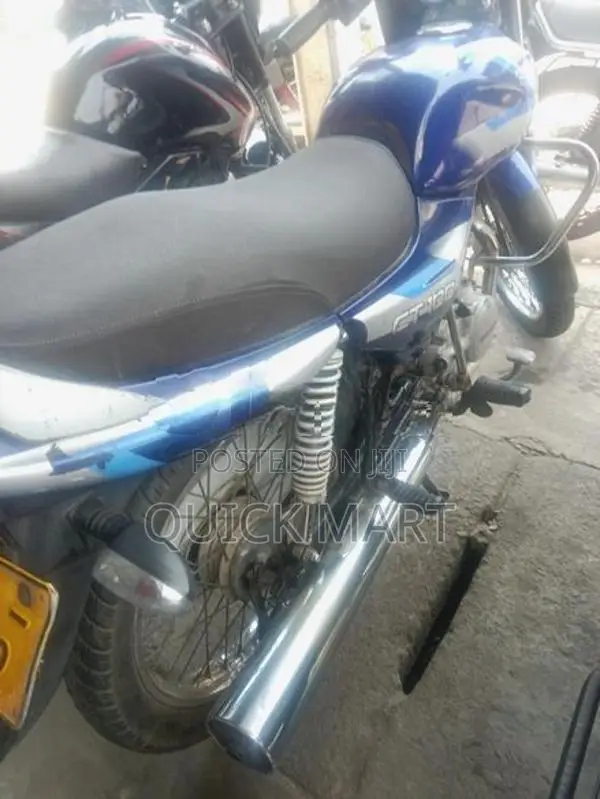 Bajaj CT100 2005