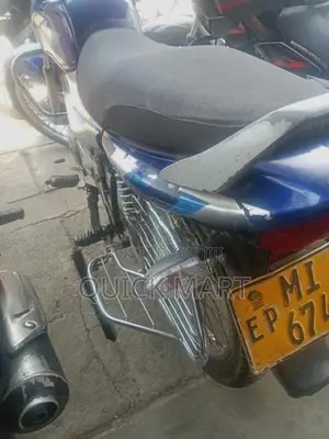 Bajaj CT100 2005