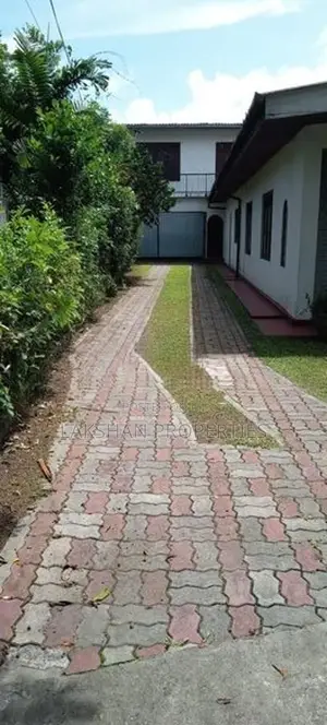 Two House For Sale In Boralesgamuwa අබේරත්න මාවත