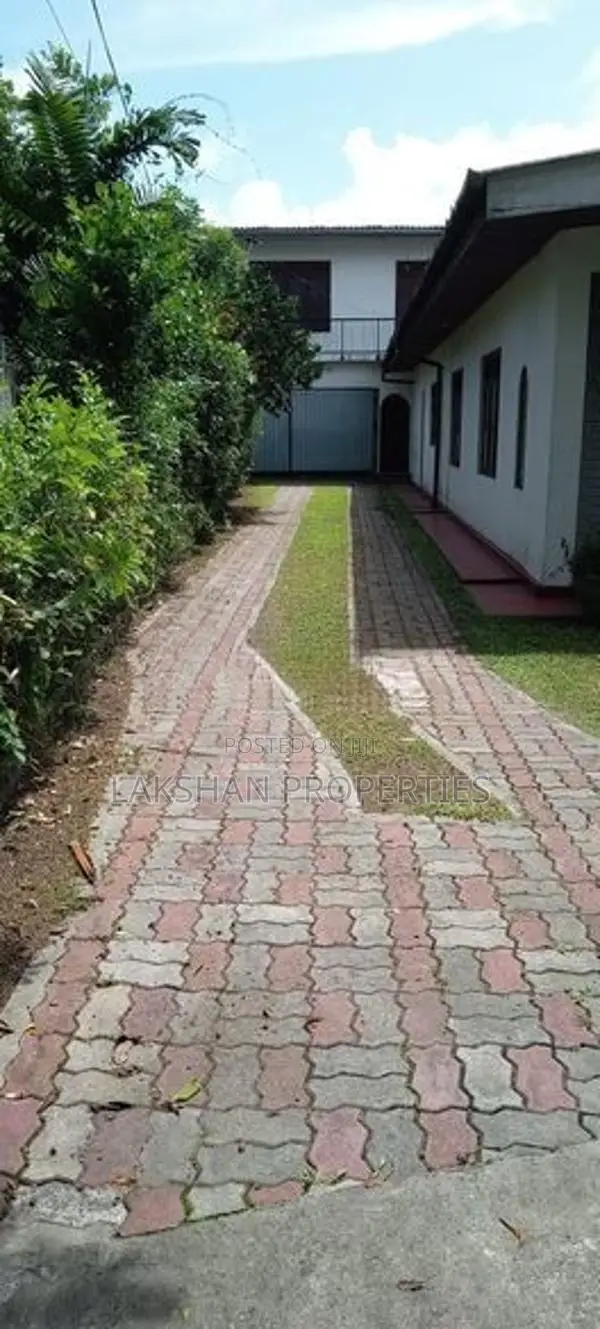 Two House For Sale In Boralesgamuwa අබේරත්න මාවත