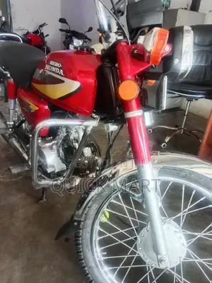 Hero CD 100 2004
