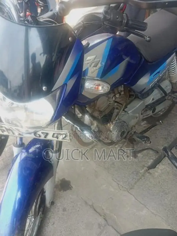 Bajaj CT100 2005