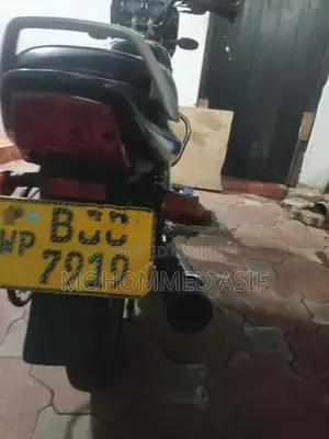 Bajaj CT100 2022