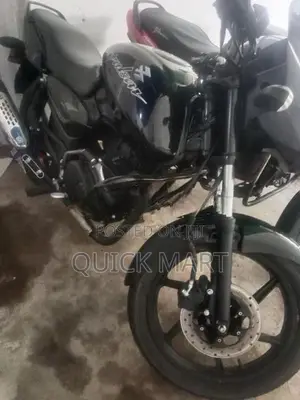 Bajaj Pulsar 180 2005