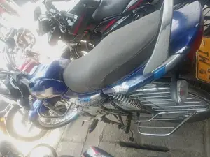 Bajaj CT100 2005