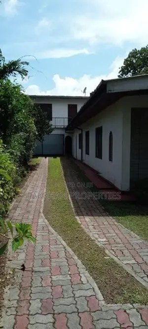 Two House For Sale In Boralesgamuwa අබේරත්න මාවත