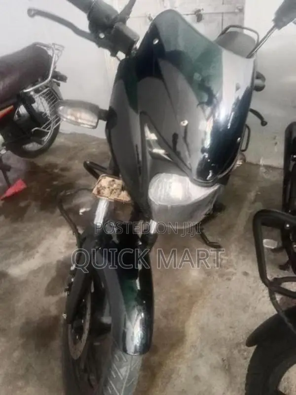 Bajaj Pulsar 180 2005