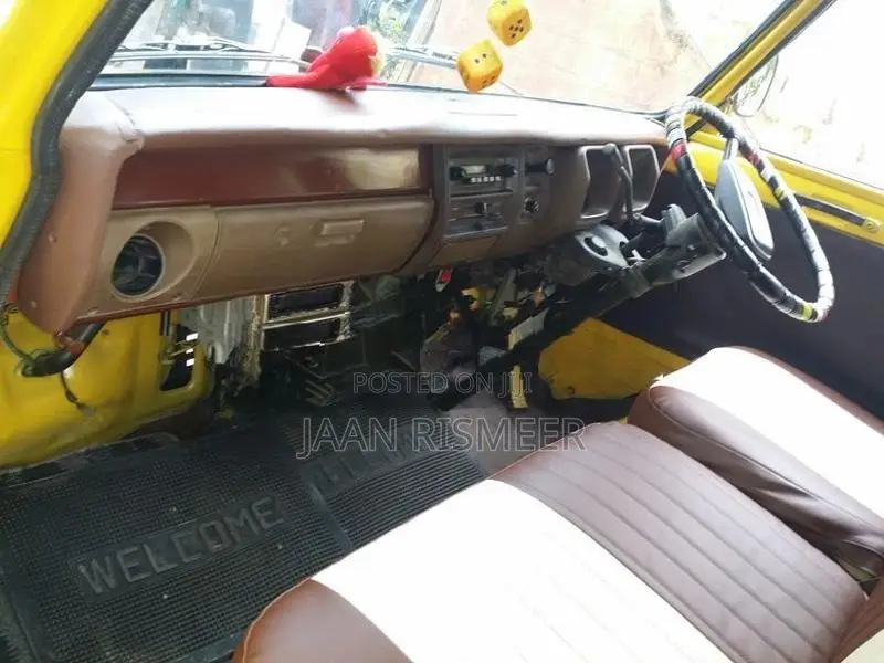 Mitsubishi Delica T120 1979