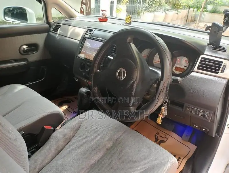 Nissan Tiida Sports Auto 2010