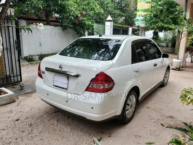 Nissan Tiida Sports Auto 2010