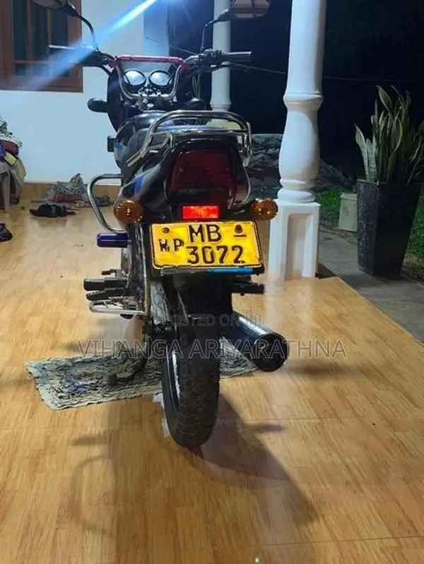 Bajaj CT100 2005