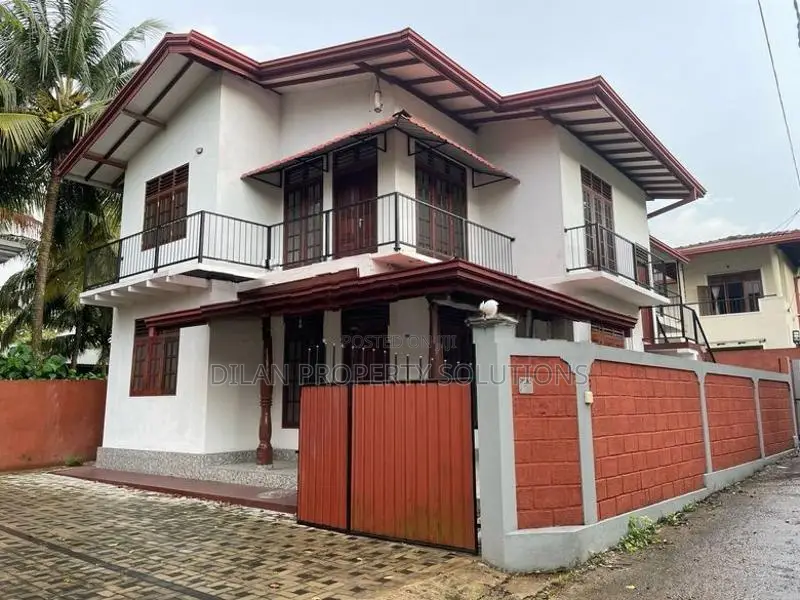 10 perches with 2 storied houses for sale at Namal Mawatha, Athurugiri