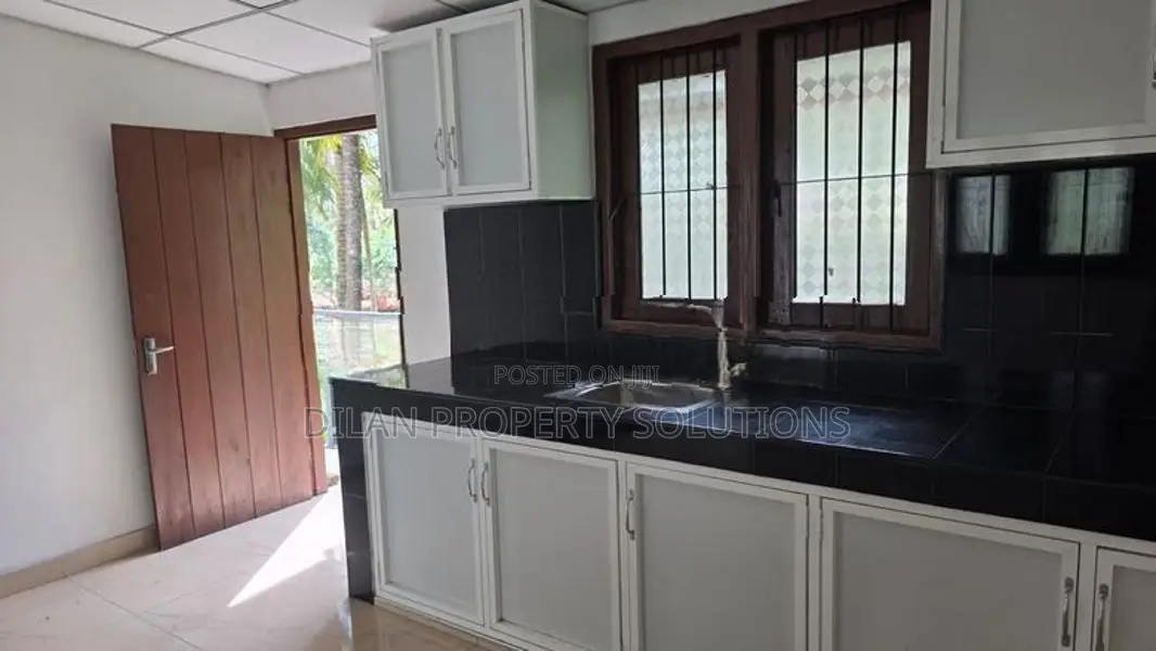 10 perches with 2 storied houses for sale at Namal Mawatha, Athurugiri