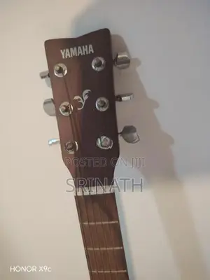 Yamaha F310 Guitar