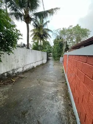 10 perches with 2 storied houses for sale at Namal Mawatha, Athurugiri