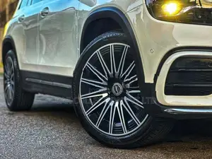 Mercedes Benz GLB 180 AMG Premium 2025