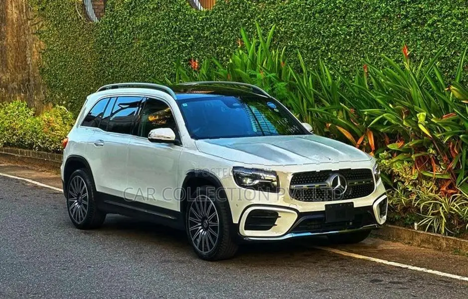 Mercedes Benz GLB 180 AMG Premium 2025