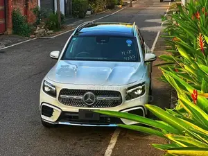 Mercedes Benz GLB 180 AMG Premium 2025
