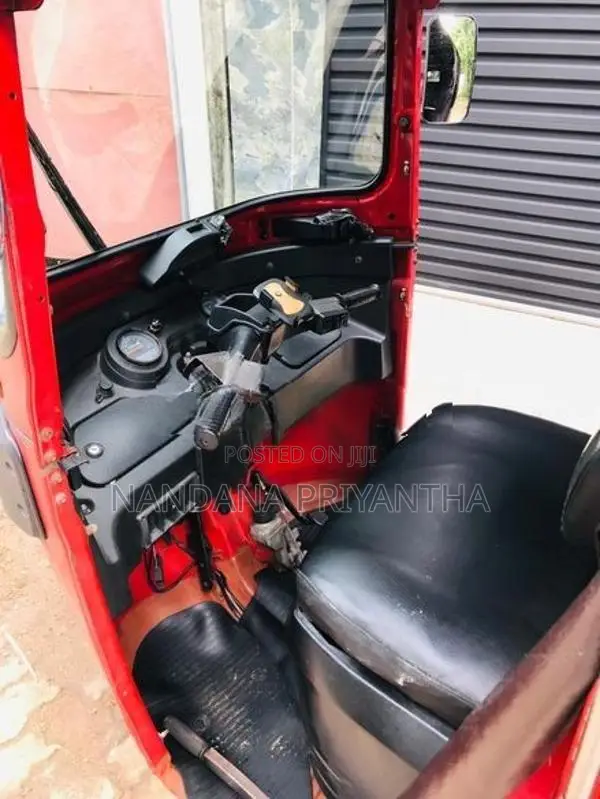 Bajaj RE 4 Stroke 2015