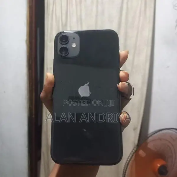 Apple iPhone 11 (Used)