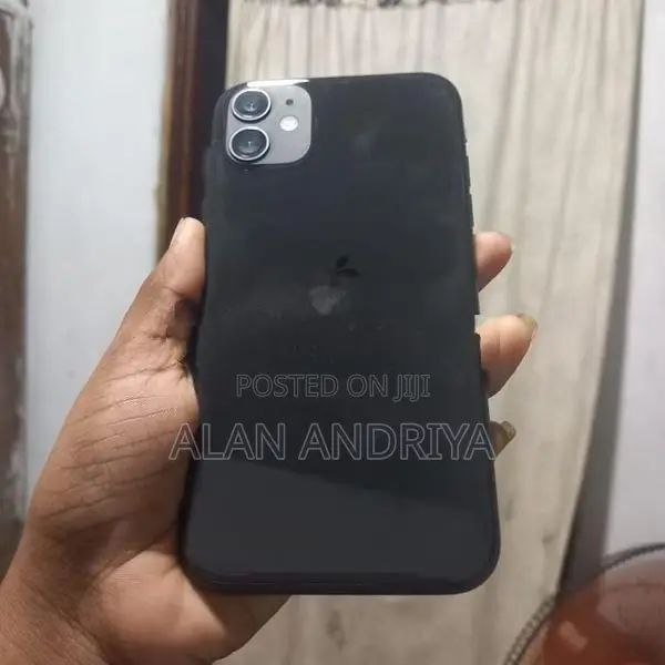 Apple iPhone 11 (Used)