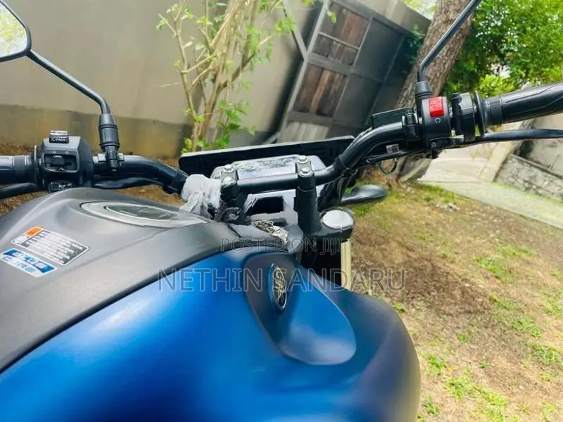 Yamaha Fzs V4 EFI 2025
