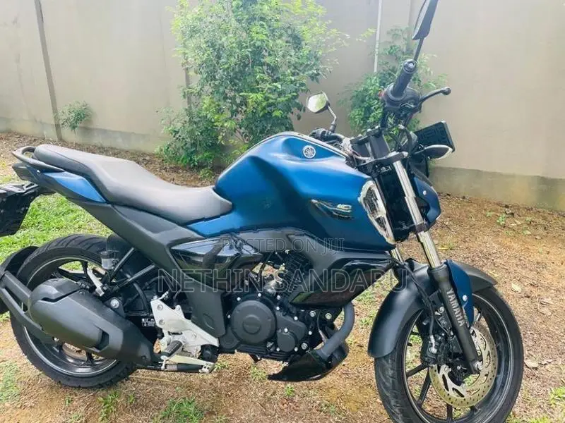 Yamaha Fzs V4 EFI 2025
