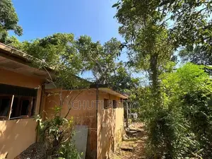 පොල් කන්ද,මීටියාගොඩ( ජයන්ති විහාරය) අසල නිවස විකිණීමට