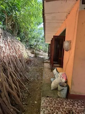 පොල් කන්ද,මීටියාගොඩ( ජයන්ති විහාරය) අසල නිවස විකිණීමට