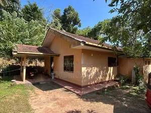 පොල් කන්ද,මීටියාගොඩ( ජයන්ති විහාරය) අසල නිවස විකිණීමට