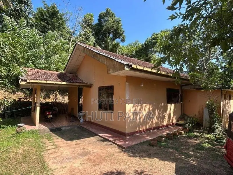 පොල් කන්ද,මීටියාගොඩ( ජයන්ති විහාරය) අසල නිවස විකිණීමට