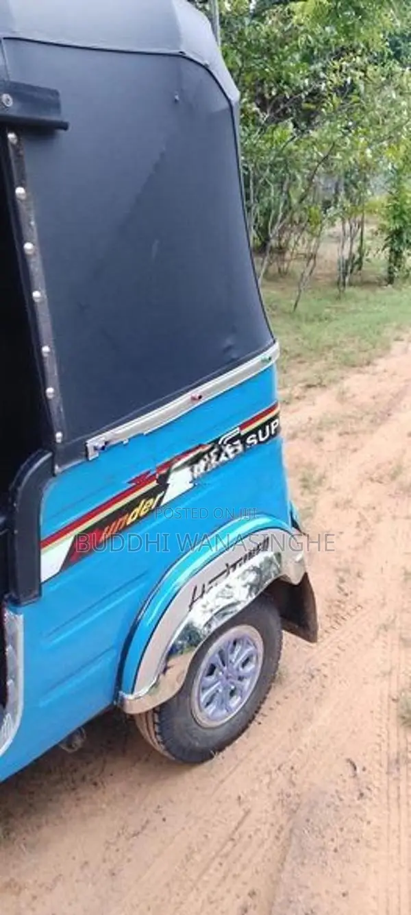 Bajaj RE 1995