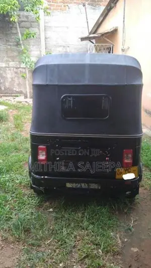 Bajaj RE 2010