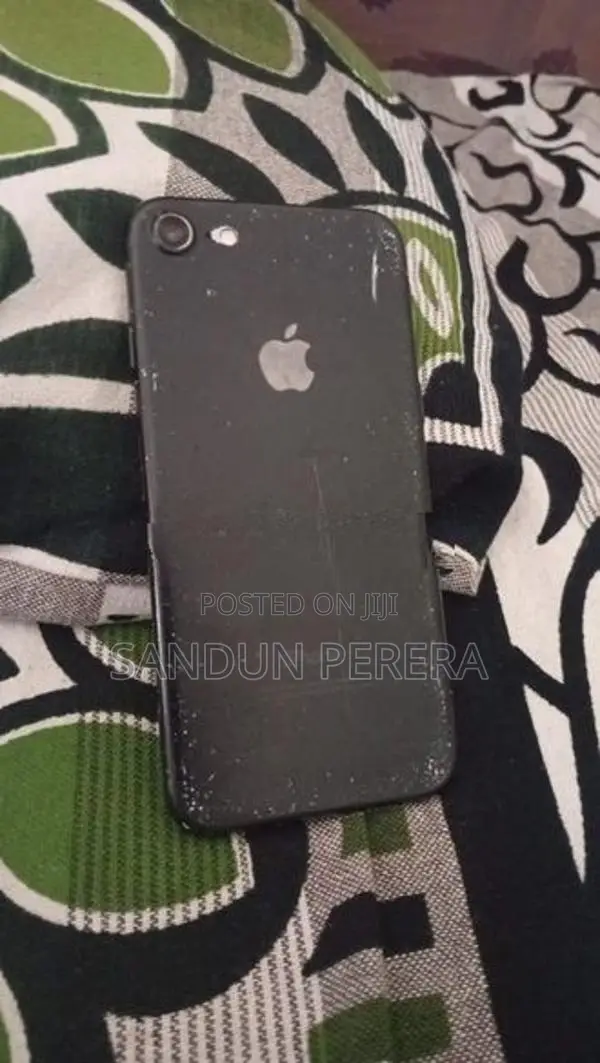 Apple iPhone 7 (Used)